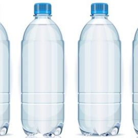 perigos em consumir água de garrafas plásticas